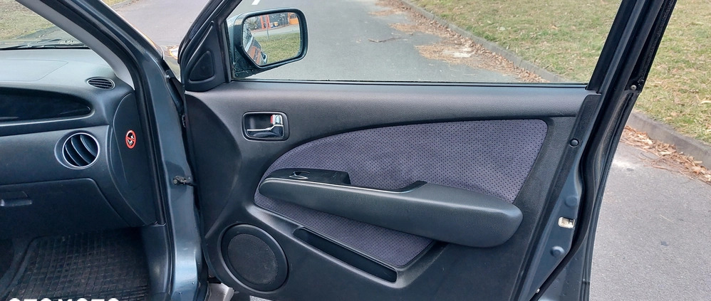 Mitsubishi Outlander cena 13999 przebieg: 206000, rok produkcji 2003 z Wrocław małe 466